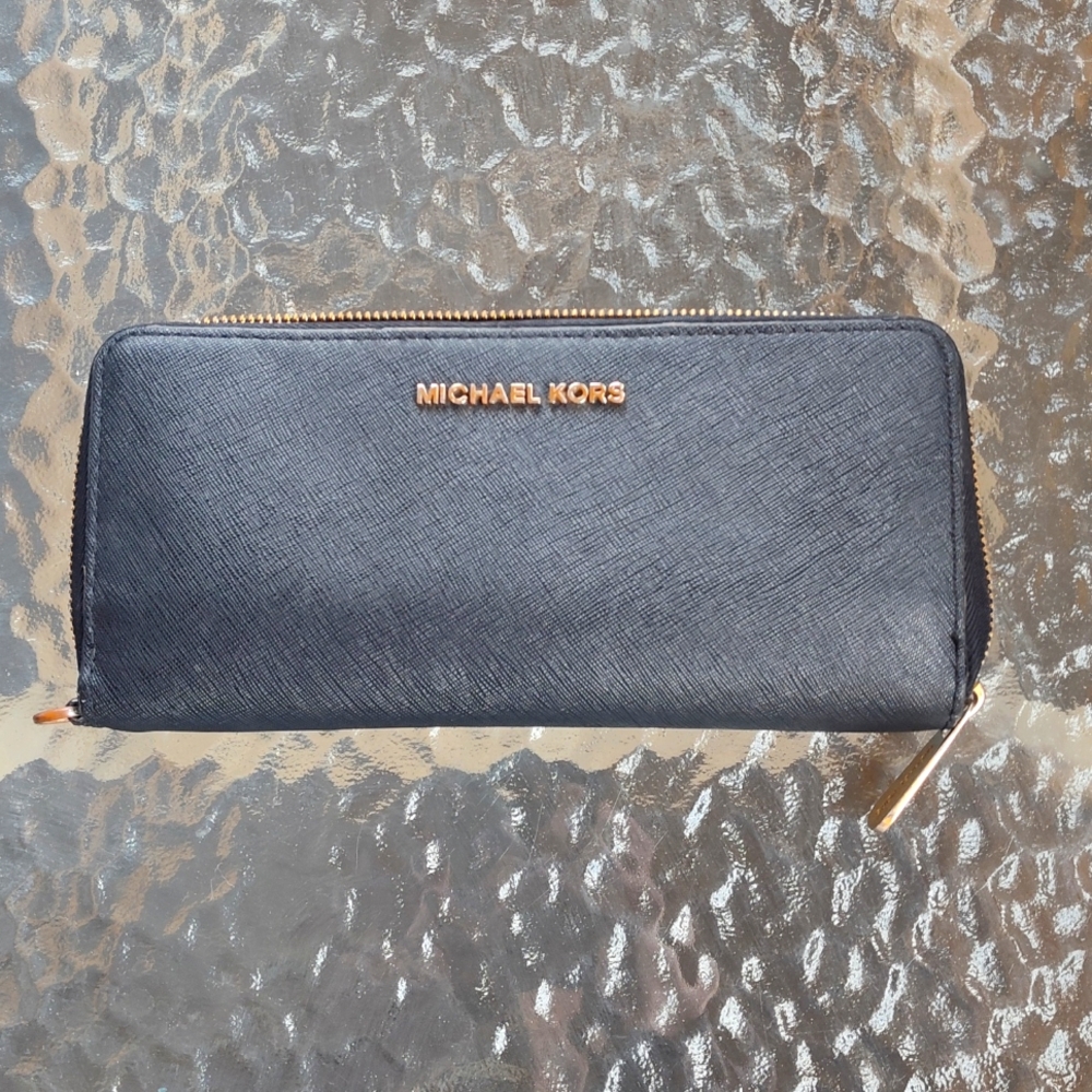 Michael Kors Leather Continental Wristlet